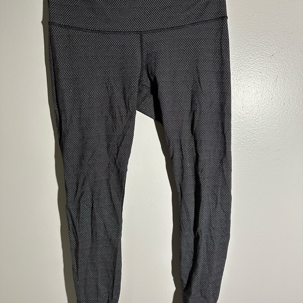 Lululemon Diamond dot 7/8 Luon pants